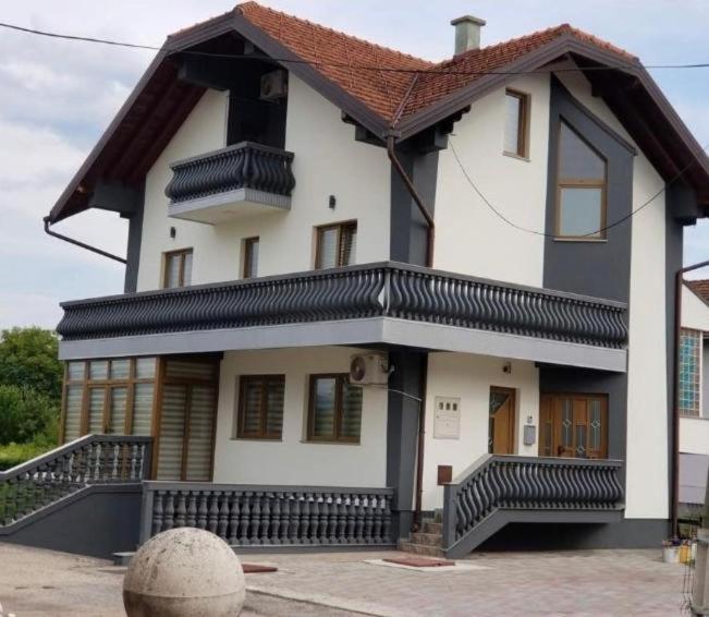 Teal Apartments Bihać Buitenkant foto